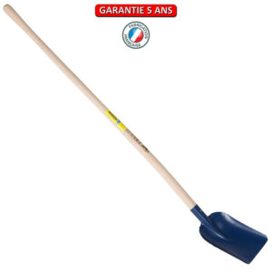 Pelle Charentaise.  Emmanché cintré 135.  La largeur du fer est de 22 cm.