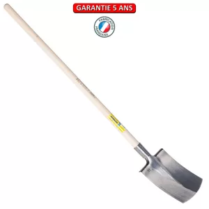 Bêche Bretagne, tranchant bombé 28 cm. Emmanché pomme 110. Finition polie devant