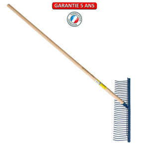 Râteau à gazon, 56 dents.  Emmanché droit. Outil à main de jardin.