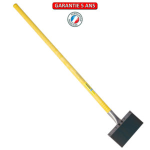 Grattoir de coffrage 30 cm. Emmanché composite.  Outil à main de maçonnerie.